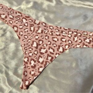 VS XL Leopard Print Women's Intimate